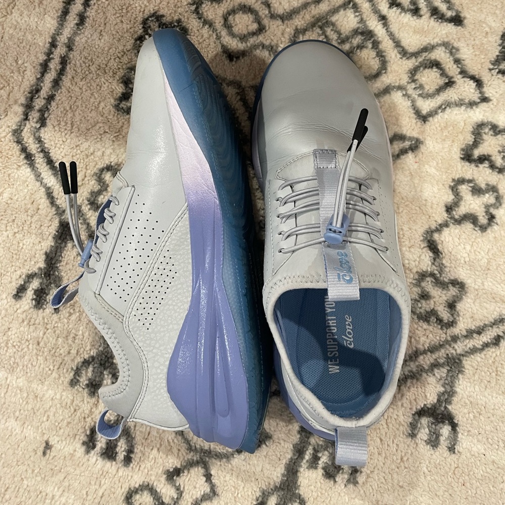 Women’s Clove Sneakers size 9 in “Grey Matter”